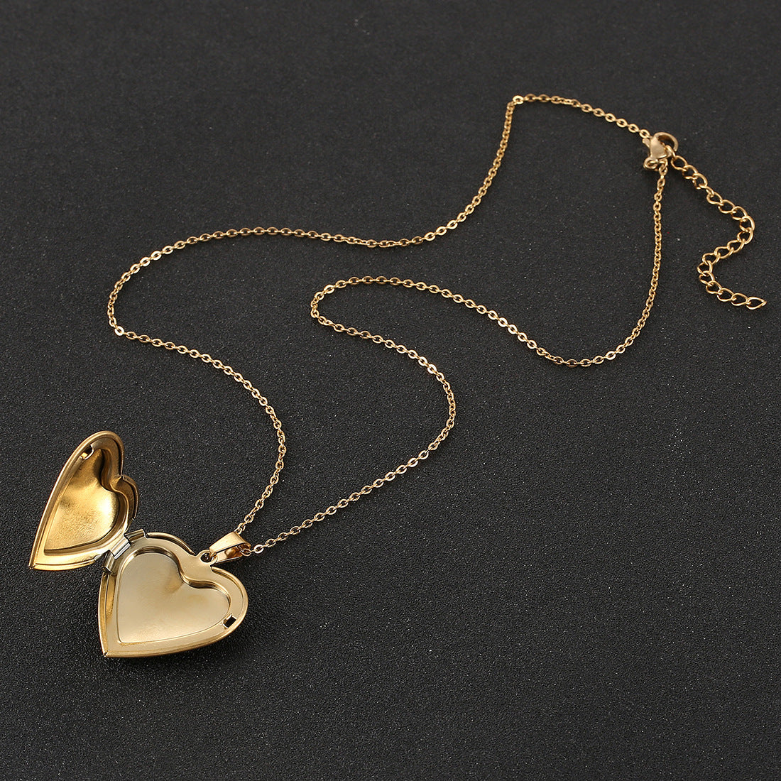 Gold Plated Openable Heart Frame Pendant With Chain